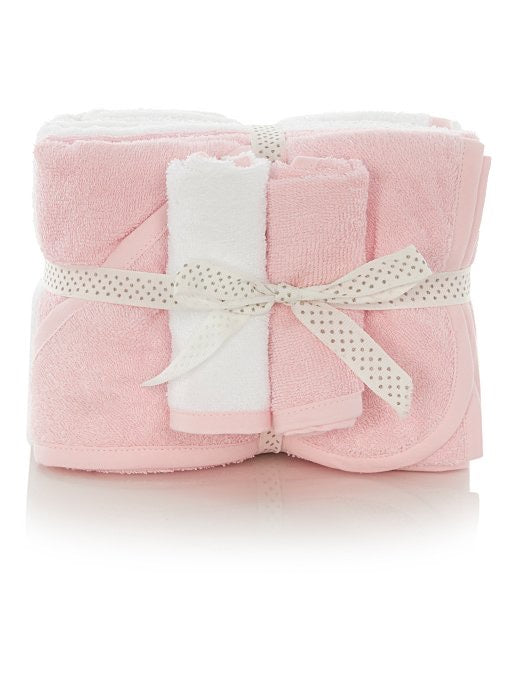 Hooded towels and flannels bundle